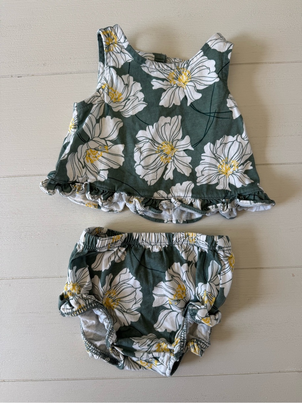 Baby Gap 3–6M Floral Ruffle Tank & Bloomers Set Olive Green